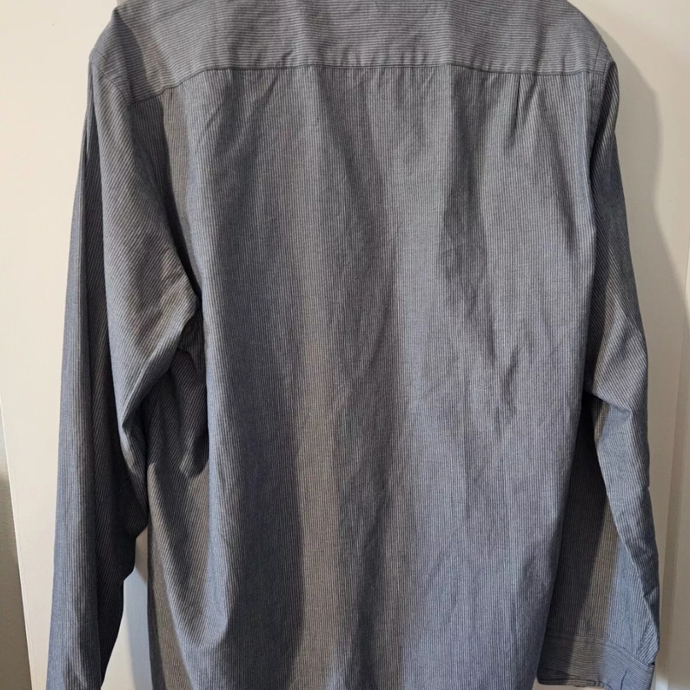 mens J.crew. collared button up dress shirt . grey with light grey pin stripes - Picture 2 of 5
